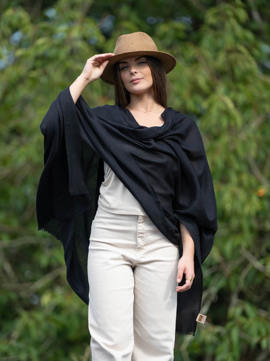 Wool and silk plain shawl ASWBLACK