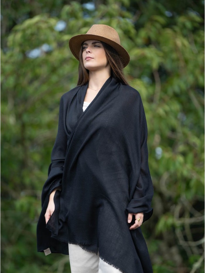 Wool and silk plain shawl ASWBLACK