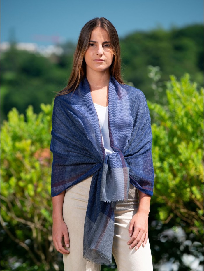 Wool scarf AHU21W