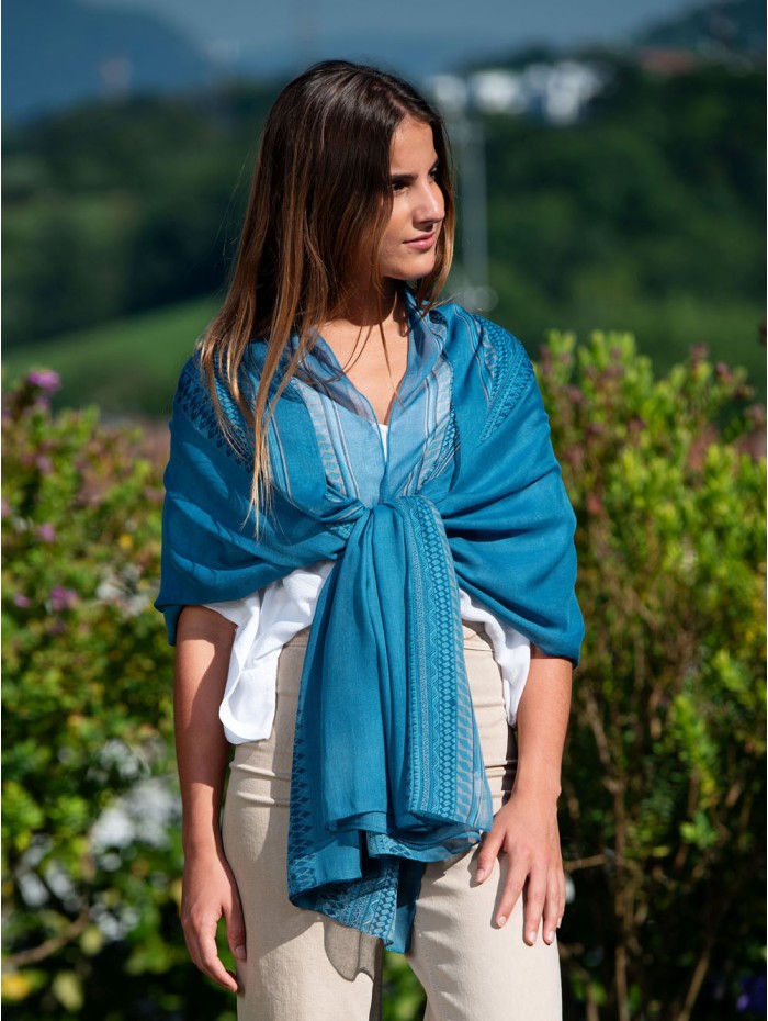 Modal shawl AMD33C