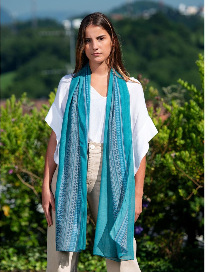Modal shawl AMD33C