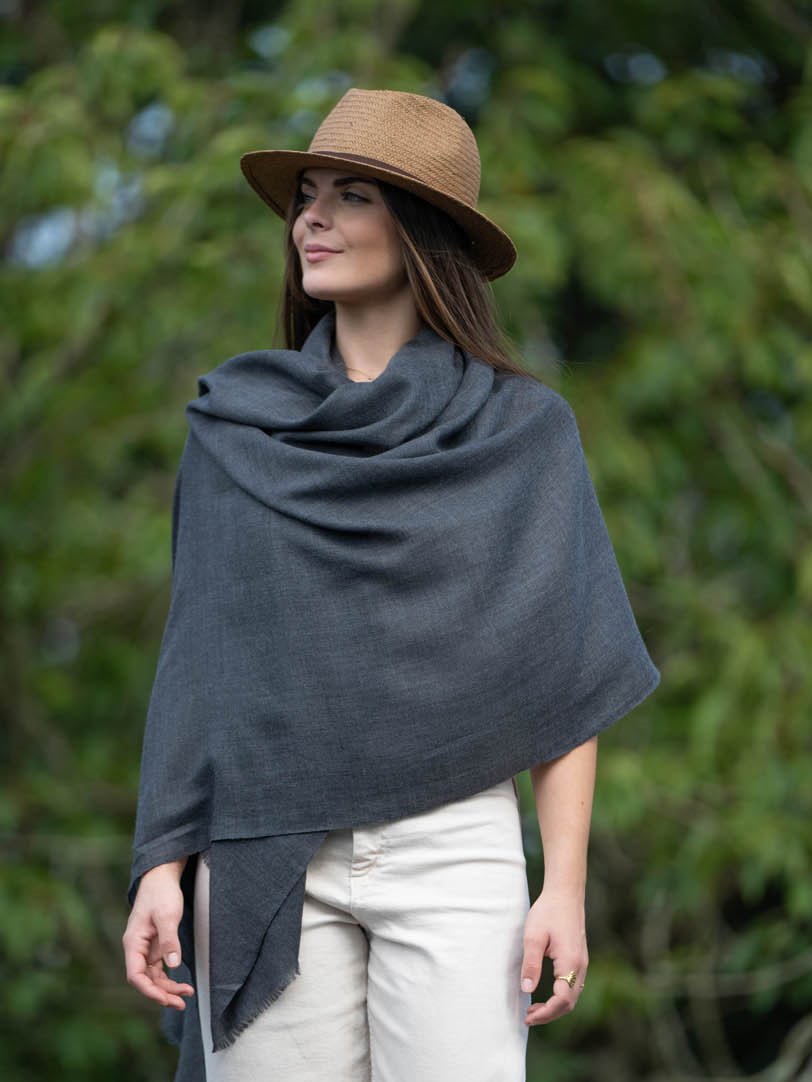 Wool and silk plain shawl ASWGCHAR