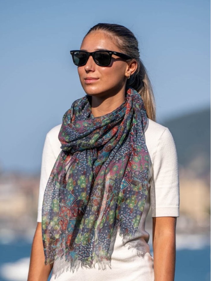 Wool and silk scarf ATU279W