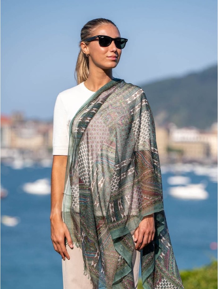 Wool and silk scarf ATU282W